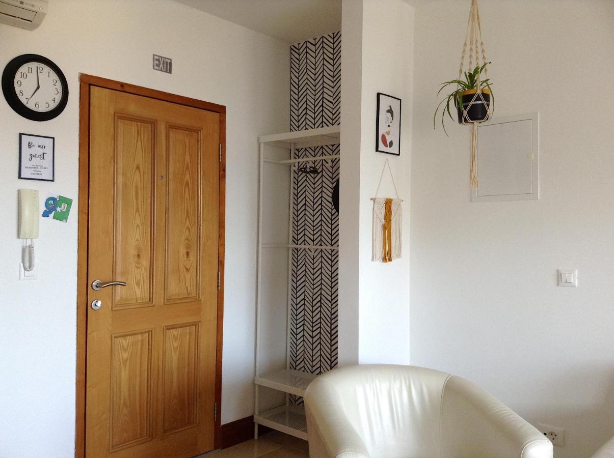 Seaesta Apartment Pool And Beach Slatine Ngoại thất bức ảnh
