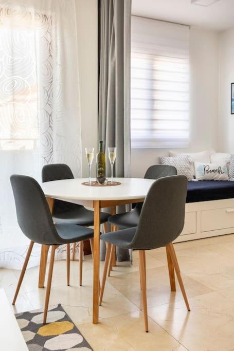 Seaesta Apartment Pool And Beach Slatine Ngoại thất bức ảnh