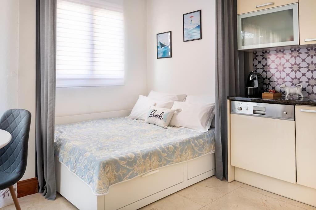 Seaesta Apartment Pool And Beach Slatine Ngoại thất bức ảnh