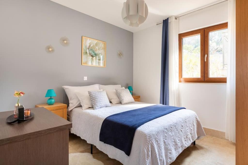 Seaesta Apartment Pool And Beach Slatine Ngoại thất bức ảnh